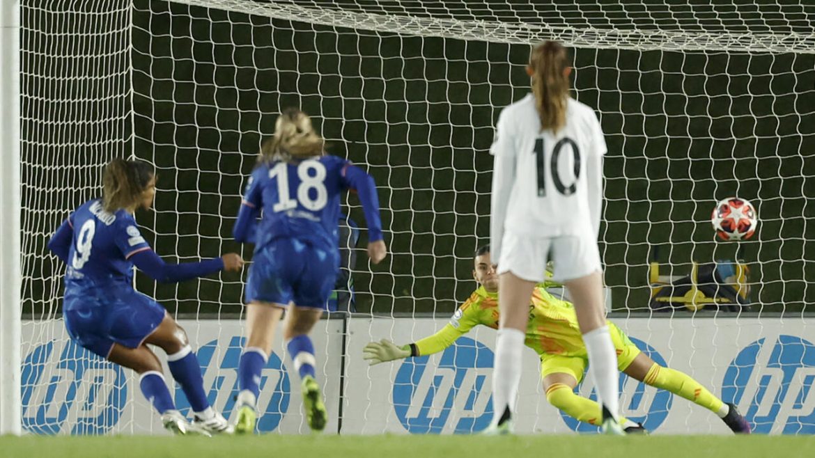 Chelsea, Lyon top Women's Champions League groups with perfect records