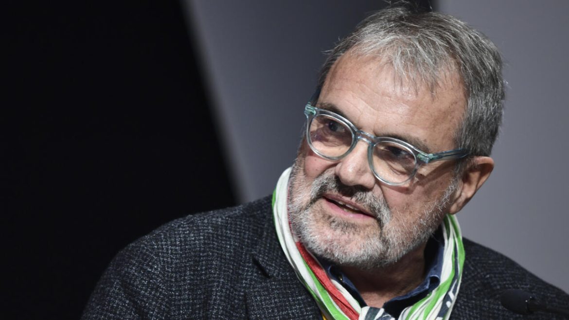 Italy's Benetton ad photographer Toscani dies: family